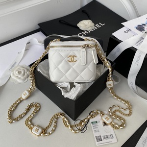 Chanel Handbags 932